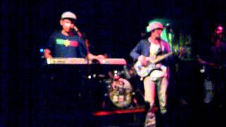 RELATIF - Lagu Lama (Live at Pitu Room)