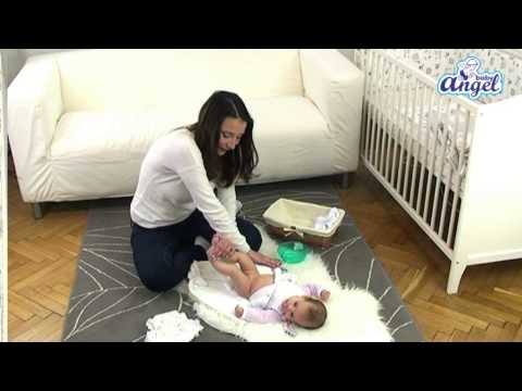 Видео: Защо бебетата сичат при смяна на пелени?