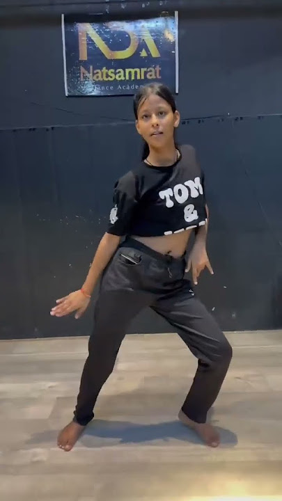 shakalaka baby #studiondance #dancechoreography #danceartistry #dancemove #dancer #dancerlife