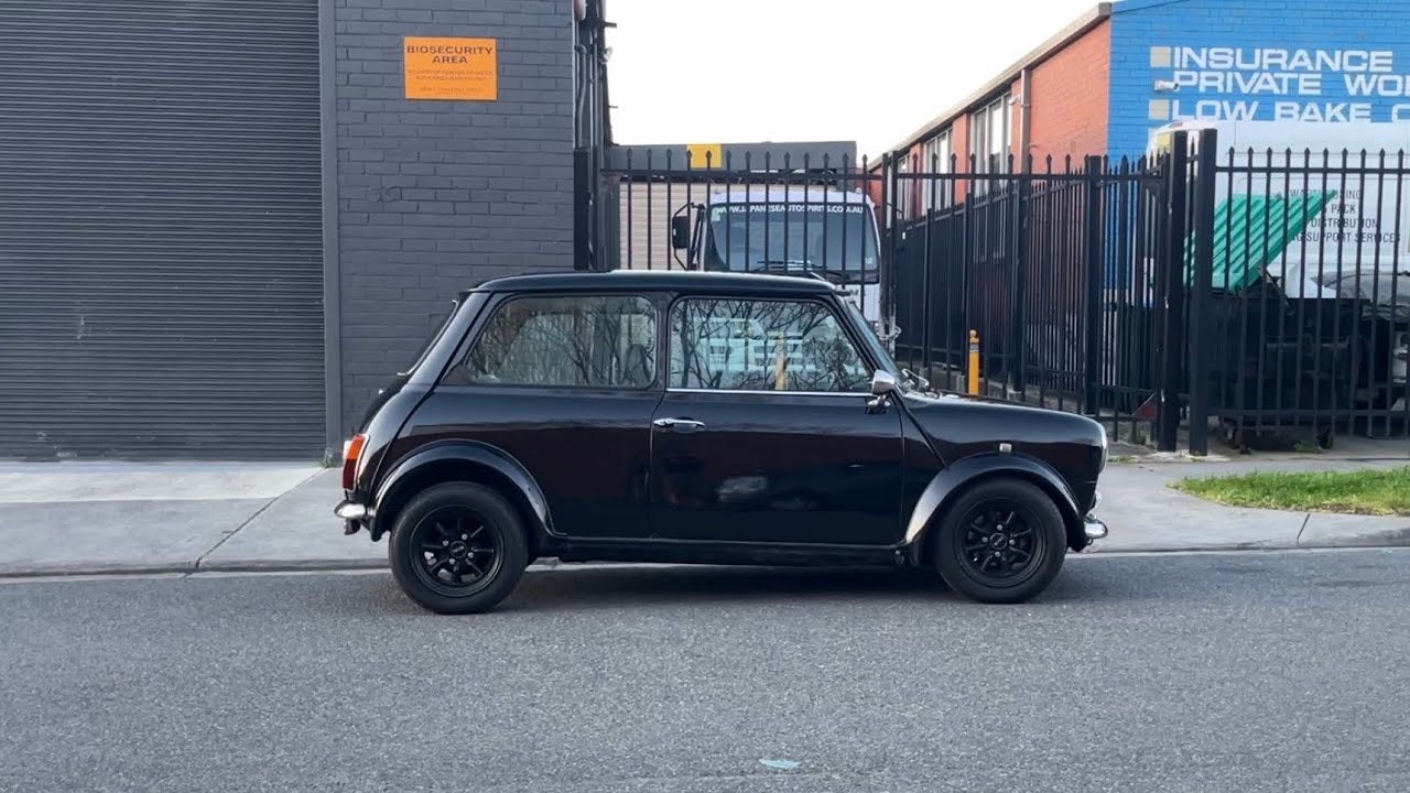 Is the Classic Mini Cooper any good? (1998 BSCC)