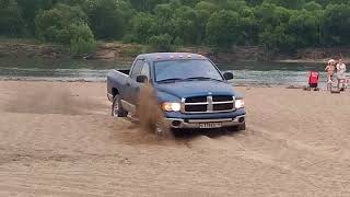 Езда по песочку, вот вам и 4WD
