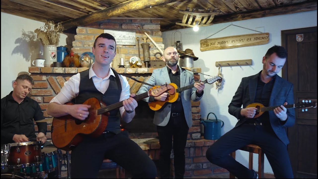 Posegana i Klapa sv. Lovro - LIJEPA ANA (COVER)