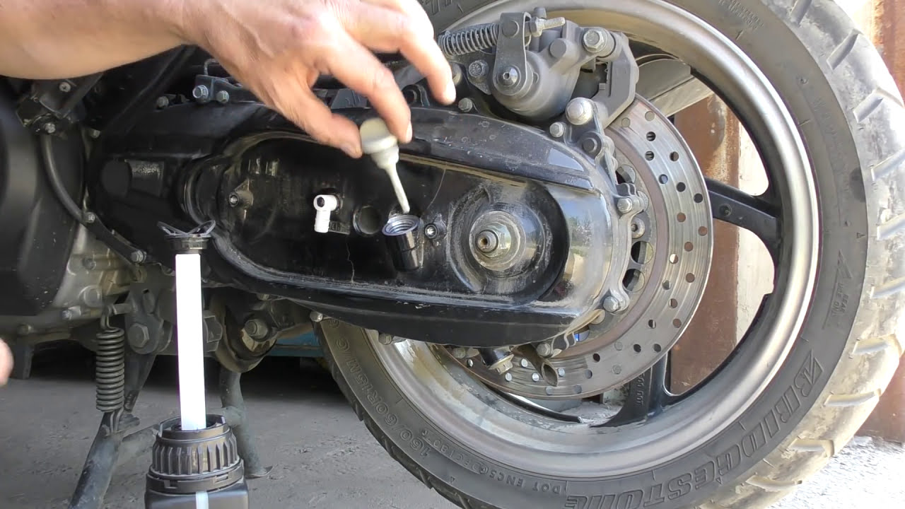 Замена и выбор трансмиссионного масла на скутер (мотоцикл) Ямаха Т Мах ...