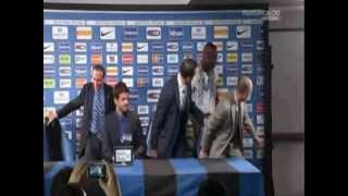 L&#39;intrusione di Balotelli durante la conferenza stampa di Stramaccioni 27/3/2012
