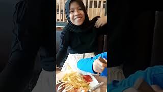 Makan Chiken Steak di Solaria