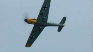 P-40 and Bf-109.avi