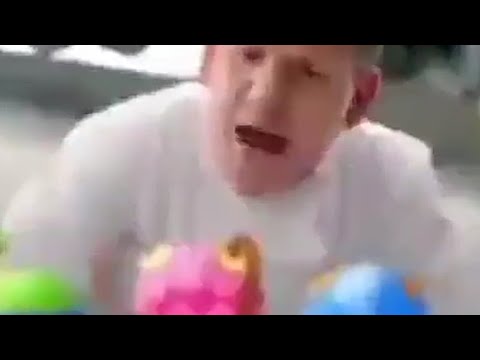 Gordon Ramsey tastes umizoomi's SHlTTY strawberry shortcake