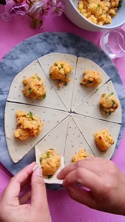 Quick and easy Samosa folding method.Ramadan special Samosa folding technique#viral#trending