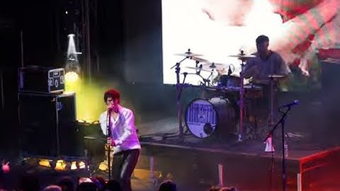 Noah Weiland (son of Scott Weiland) paid tribute to his dad live - video posted