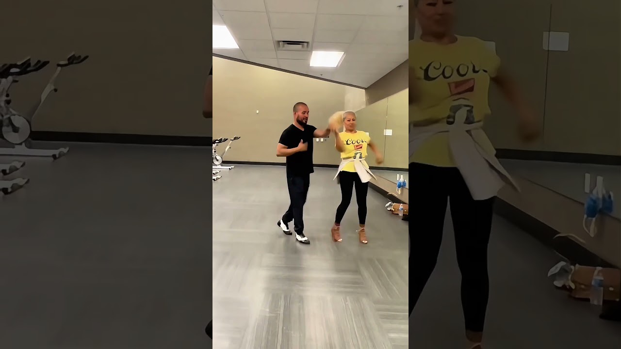 Alejandro Sol and Vicky Dancing Salsa LA Style!