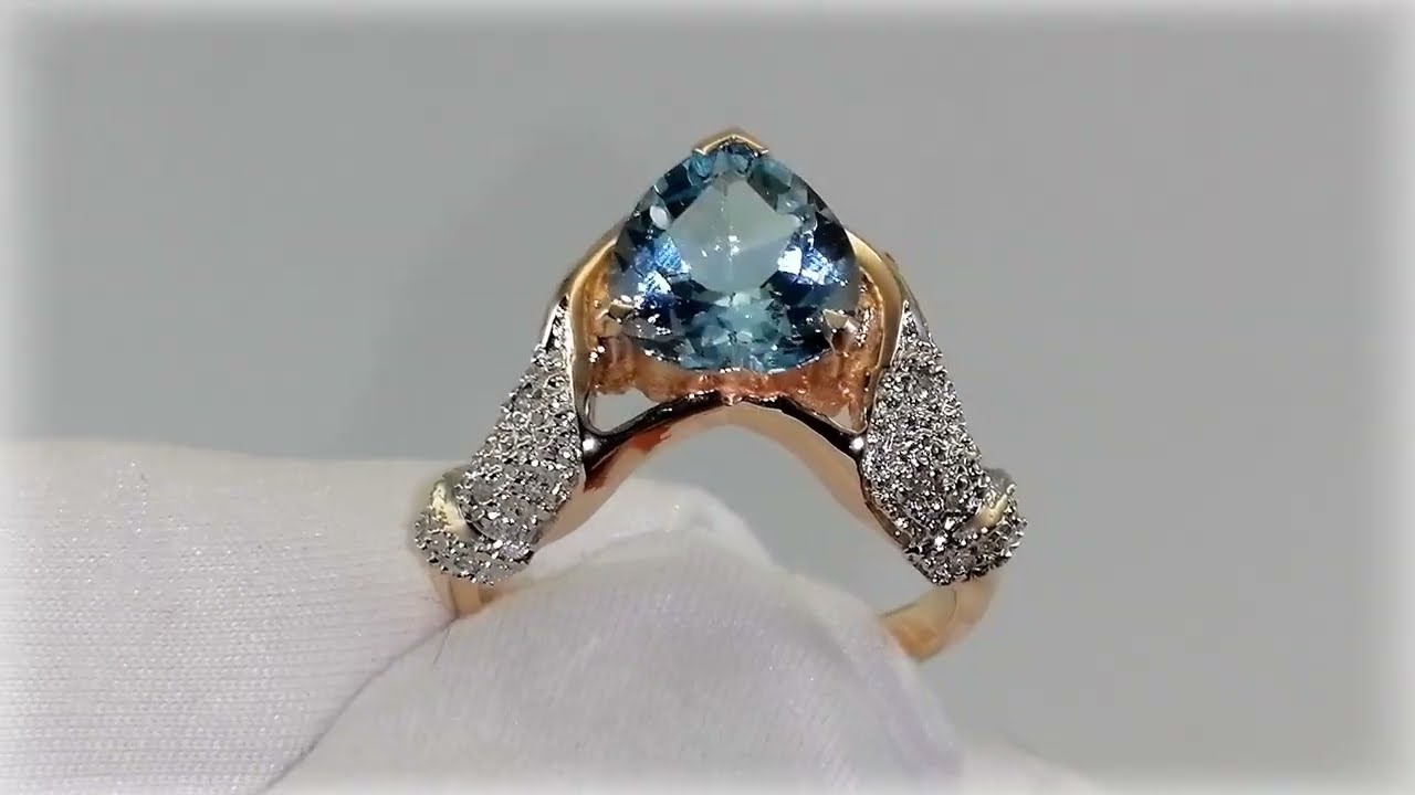 Кольцо «Heart in Hands» золото 585 пробы, топаз, бриллианты.