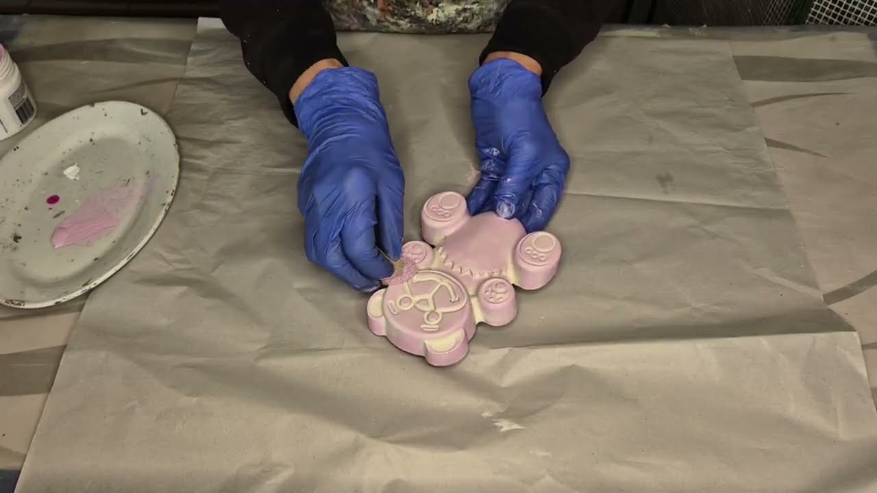 Concrete Wall Art from Silicone Food Mods