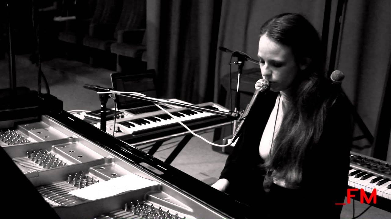 Tante Elze - Keď nevieš kam z konopí Naživo_FM