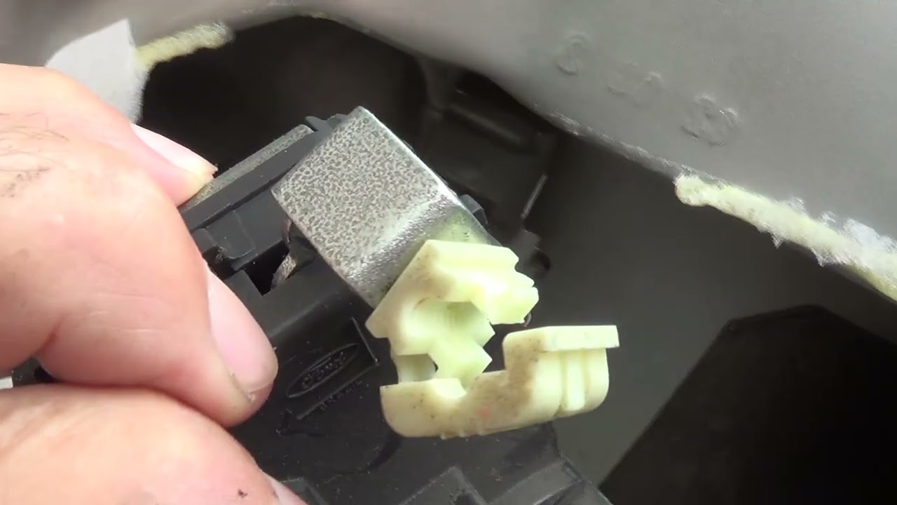 Como retirar a fechadura da porta da ecosport  cerradura de puerta ecosport