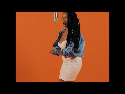 SASSY SALE LOVE Lyrics Vidéo