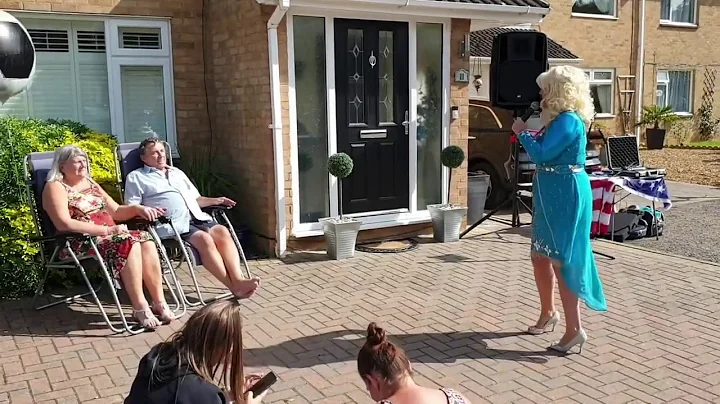 Dolly Parton tribute surprises Dolly fan
