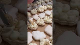 cloud macarons #baking #macarons #bakingtok #FoodTok... #Shorts #thelittlecakela
