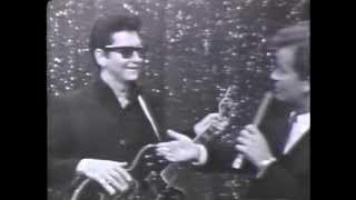 'OH, PRETTY WOMAN' - Roy Orbison on American Bandstand 1966