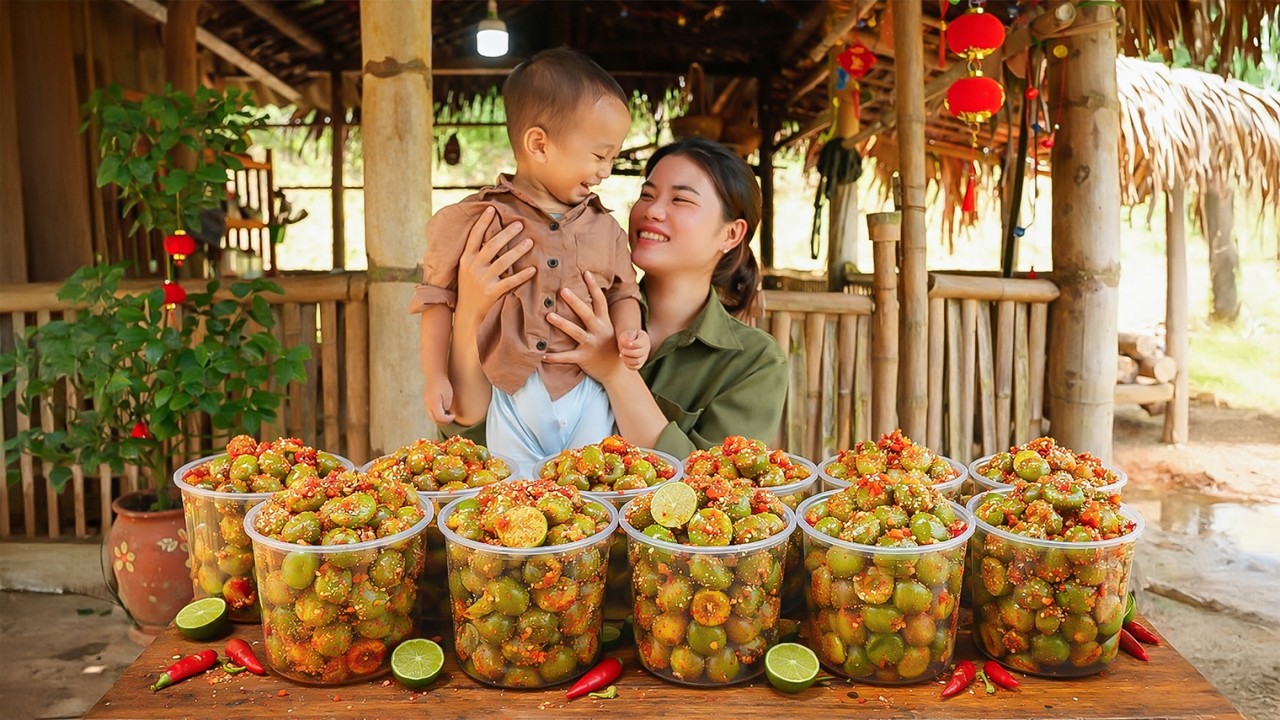 Childhood Favorite from Forest Fruit: Sour Plums with Salt, Sugar, and Chili | Daily Life