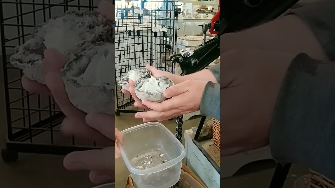 This Geode Holds A BIG Secret Inside 