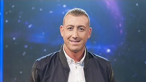 Christopher Maloney sings Mariah Carey's Hero - Li...