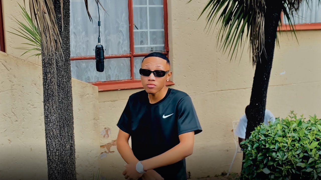 Watch Blingee Trigga - Cutting Corners (Live Session) on YouTube Watch Blingee Trigga - Cutting Corners (Live Session) on YouTube