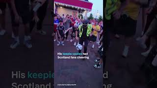 BOSTON POLICE OFFICER DOES KEEPIE UPPIES!