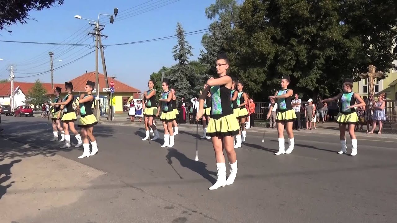 Kerékpárút avató Zákányszéken - mazsorett
