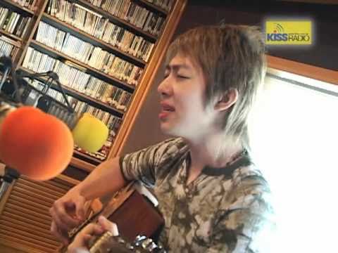回顧2004年 艾成自彈自唱專輯中的歌曲-愛是如此不容易