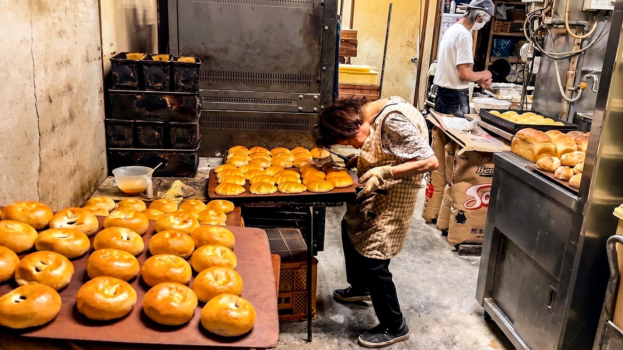 84 & 91 Years Old These Japanese Bakers REFUSE to retire! 50Yen