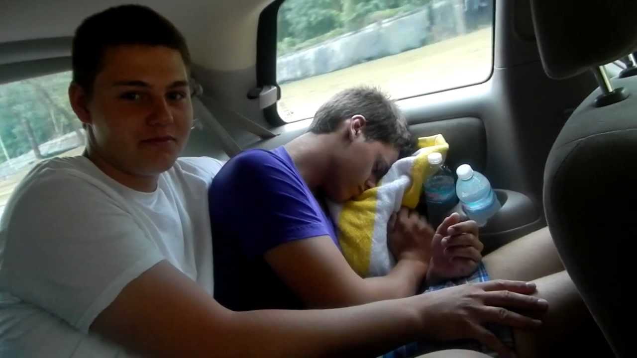 Extremly Heavy Sleeper...Real reaction!