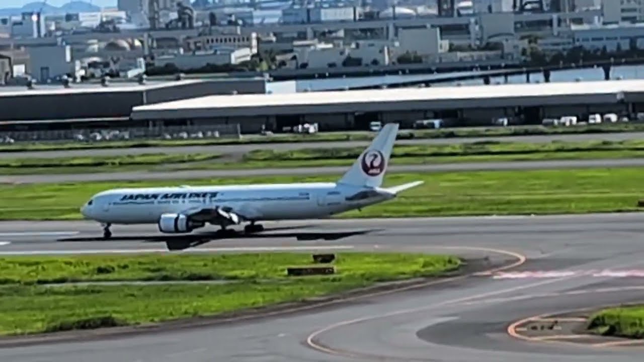 日本航空 旭川発羽田行き 554便 ボーイング767-300ER（JA615J