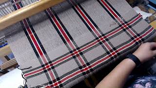 Changing Weft Yarns and Colours