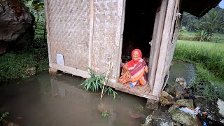 Takut Banjir !!, Tapi Bikin Betah  Hujan Deras Mengguyur Kampung