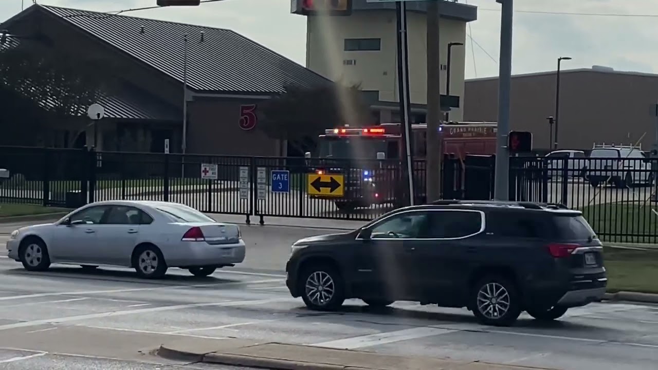 Grand Prairie Fire Department Engine 5 Responding