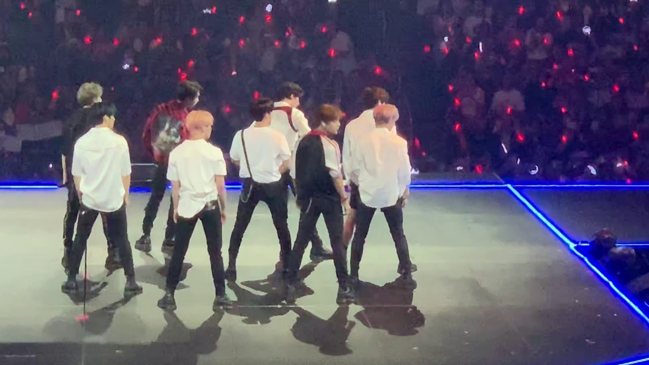 Stray Kids Full Performance KCONLA Night 2