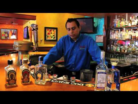 Como tomar um Tequila Shot the Way mexicana