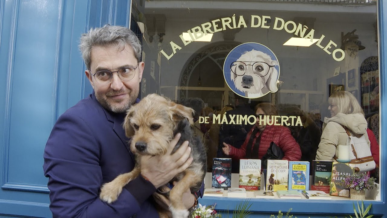 Máximo Huerta cumple su sueño de ser librero: abre la primera librería de  Buñol