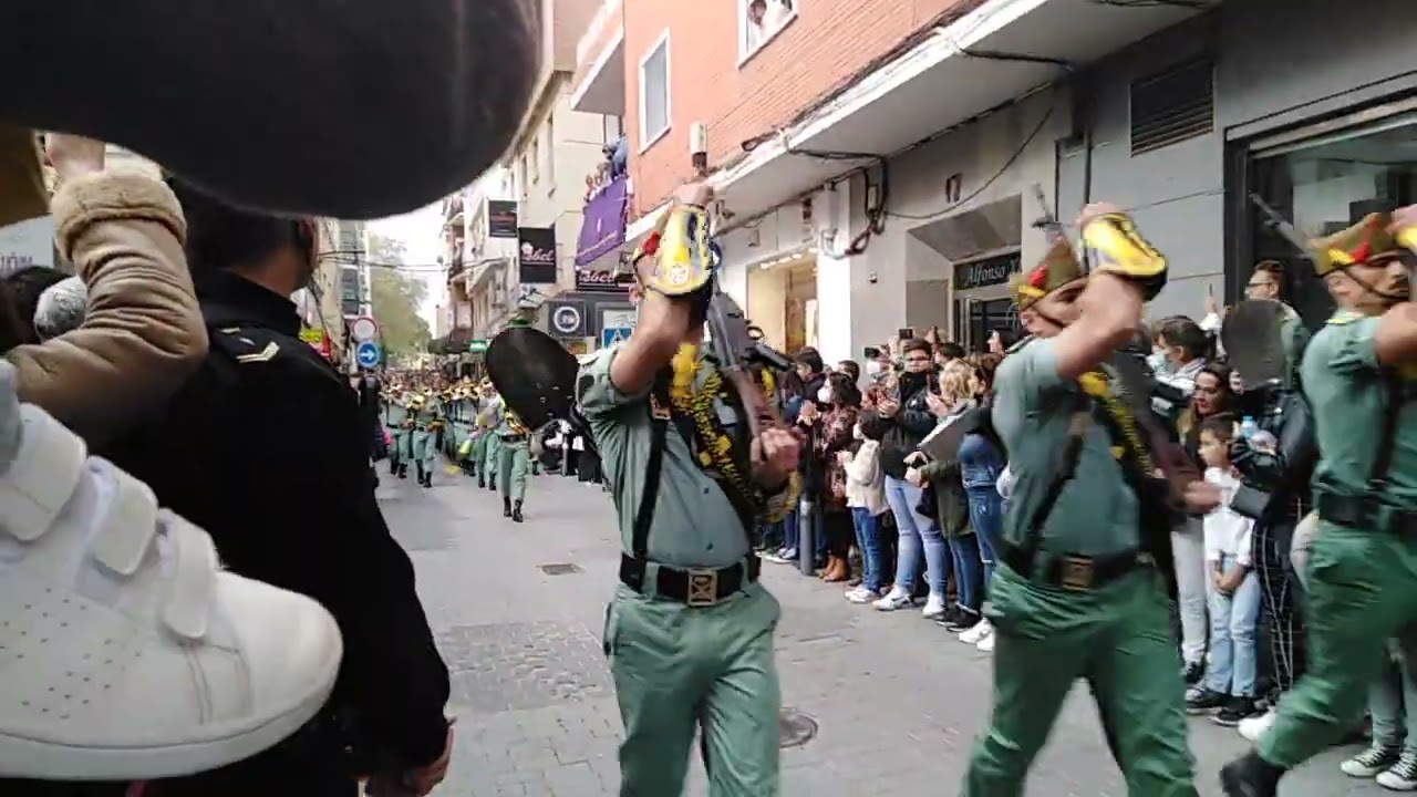 Legión desfilando a 160 pasos por minuto