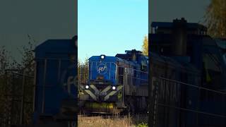 Dr18 kiihdyttää T7177 veturina kohti Luikonlahtea!#train #railtrack #railway #finland #trainspotting