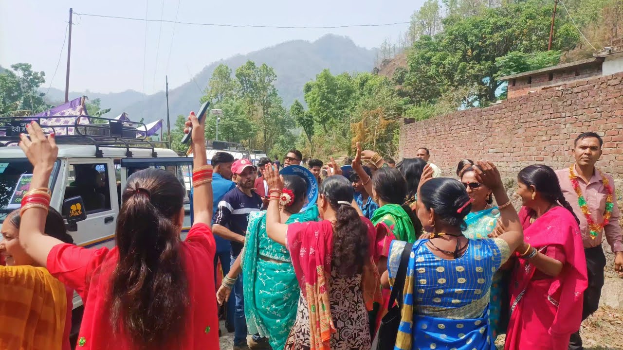 2 साल बाद फिर पहुंचे ब्यूरा गांव 😍 फिर माचाया धमाल।।Deepak Pahadi Marchula Band 2024 New Video।।