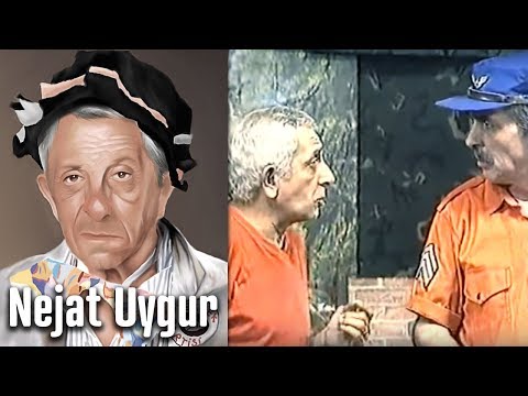 Miğferine Çiçek Eken Asker - Nejat Uygur Tiyatrosu