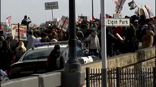 Raw: Pro-Palestinian protesters block off 101 freeway entrance