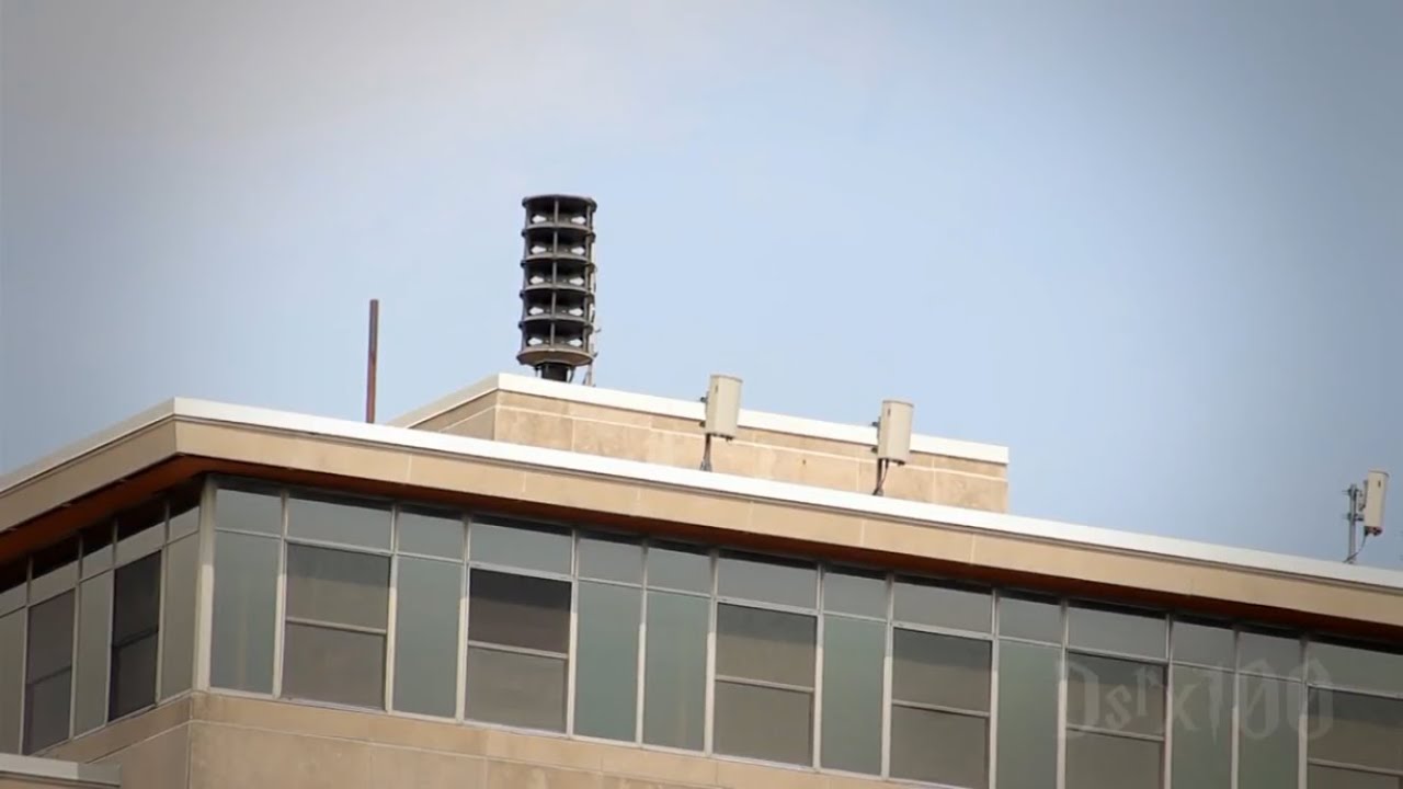 Whelen WPS-2905, Voice, Full Whoop, Alert & Fast Wail: Bloomington, IN (IU Siren Test, HD)