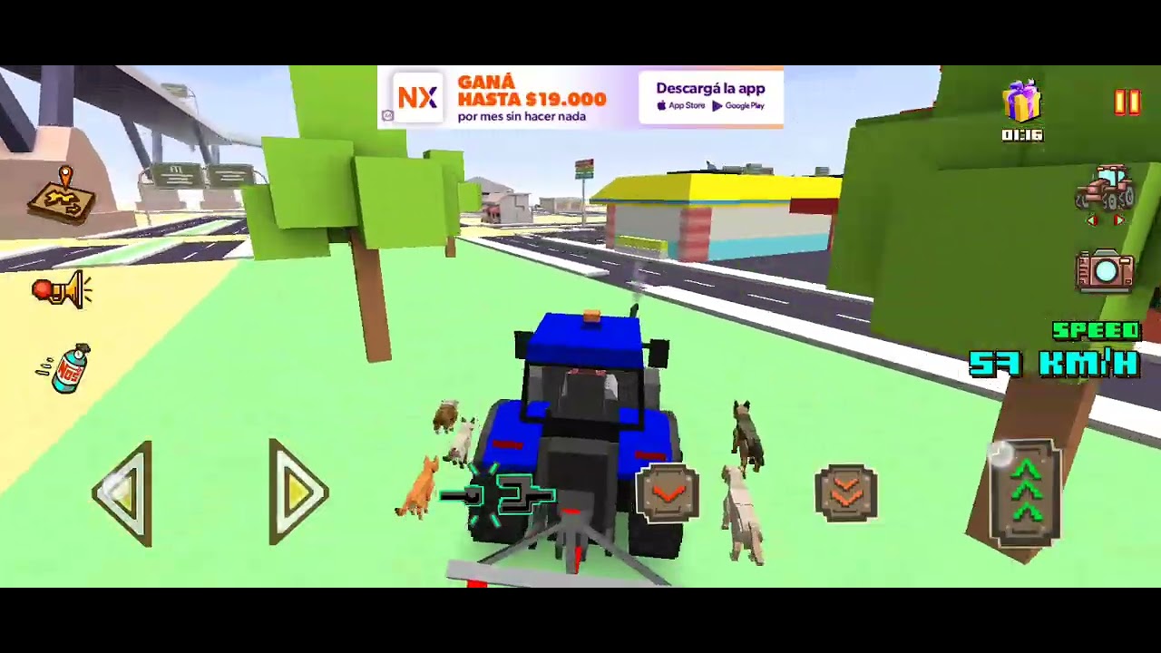 Jugando en el juego de blocky farm racing. En el juego viejo con el tractor.