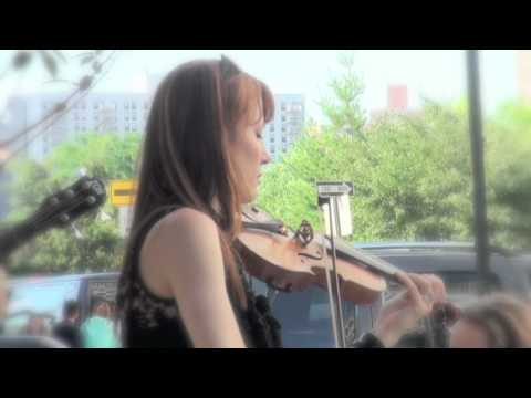 Beautiful violinist Hannah Thiem in 2010 make music new york(1/2)----new york videodyssey(103)