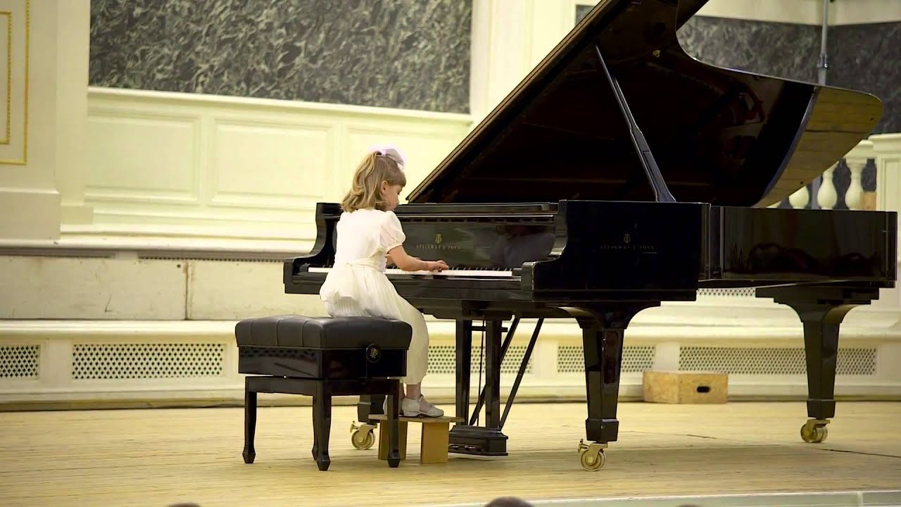 Танец. Д Шостакович. Данилина Агата - YouTube