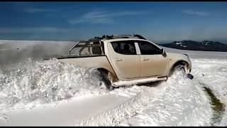 Mitsubishi L200 snow drift