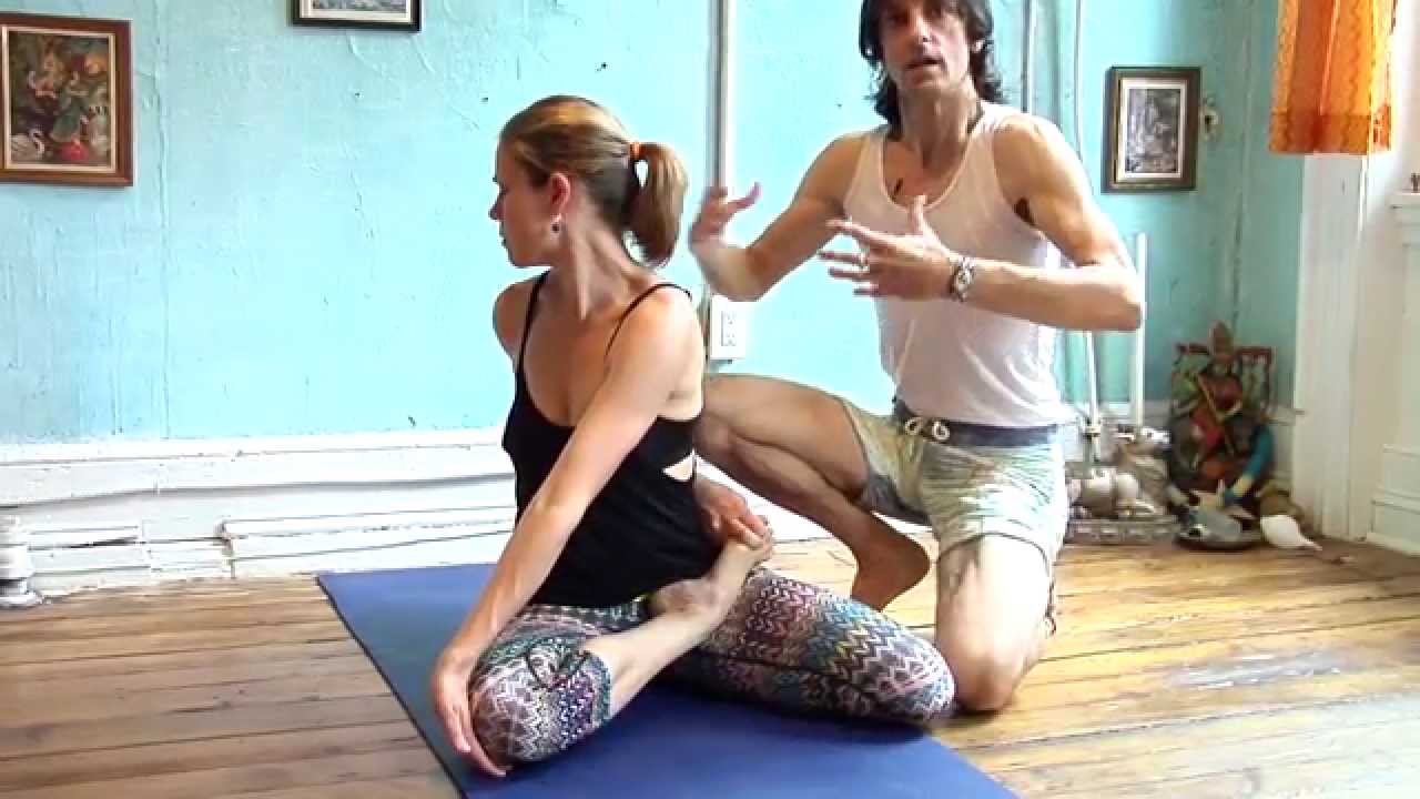 Asana Kitchen: Bharadajasana, Intermediate Yoga twisting with David Garrigues