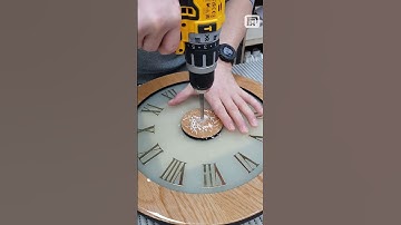 ساعت چوبی و رزینی که در تاریکی می‌درخشد #اپوکسی #ساعت_هنری_رزین #شورت